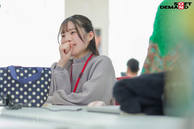 勝手にAV発売! 営業部中途2年目 松丸香澄 4枚目