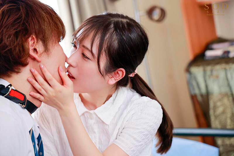 小湊よつ葉 不良生徒の俺を甘いキスで翻弄してくる家庭教師のよつ葉先生との接吻ラブストーリー 3枚目