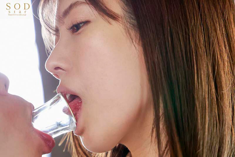 小湊よつ葉 不良生徒の俺を甘いキスで翻弄してくる家庭教師のよつ葉先生との接吻ラブストーリー 8枚目