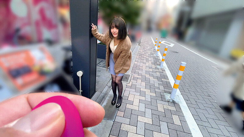 素人美少女とリモコンバイブお散歩 5 ーSBY区編ー「もう我慢できません…//」人混みの中ビクビク震えてイキまくってしまう女子たち!人生初の羞恥プレイでまさかのエロスイッチオン!車移動中も大胆カーオナニー!最後は近くのスタジオで心行くまで生セックス! 12枚目