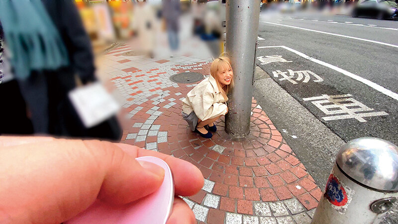 素人美少女とリモコンバイブお散歩 5 ーSBY区編ー「もう我慢できません…//」人混みの中ビクビク震えてイキまくってしまう女子たち!人生初の羞恥プレイでまさかのエロスイッチオン!車移動中も大胆カーオナニー!最後は近くのスタジオで心行くまで生セックス! 18枚目