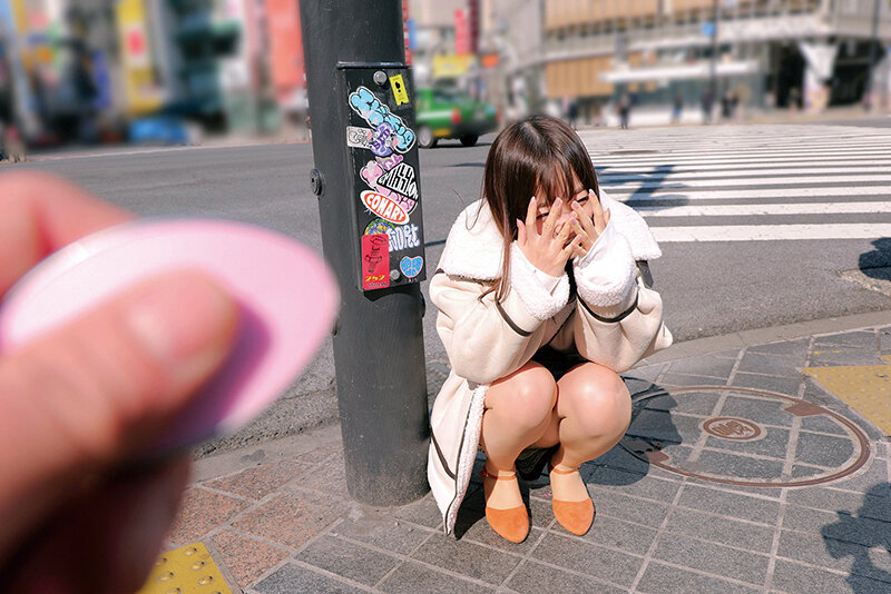 素人美少女とリモコンバイブお散歩 5 ーSBY区編ー「もう我慢できません…//」人混みの中ビクビク震えてイキまくってしまう女子たち!人生初の羞恥プレイでまさかのエロスイッチオン!車移動中も大胆カーオナニー!最後は近くのスタジオで心行くまで生セックス! 6枚目
